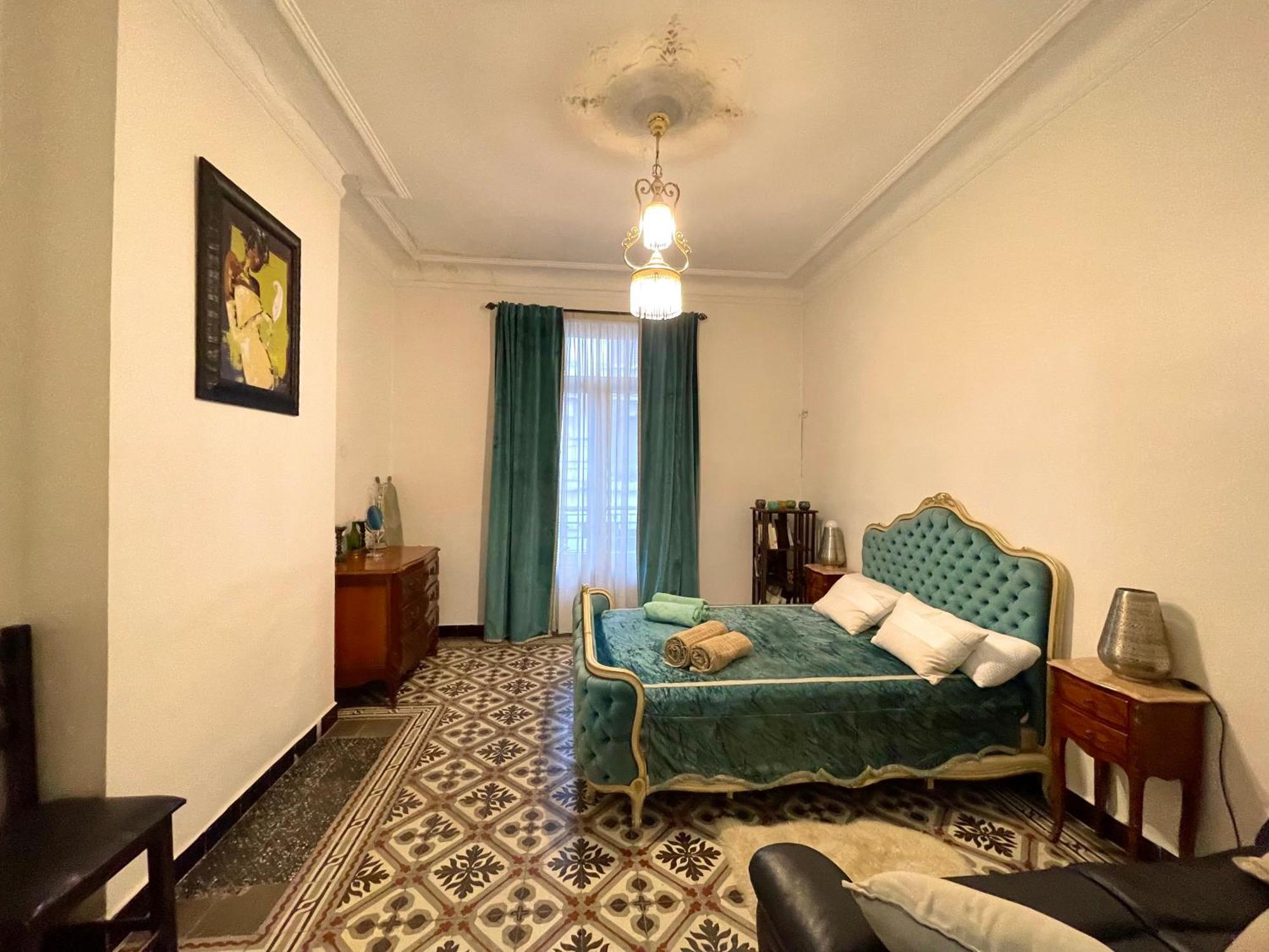 Appartement Dans Immeuble Haussmanien Algiers 外观 照片