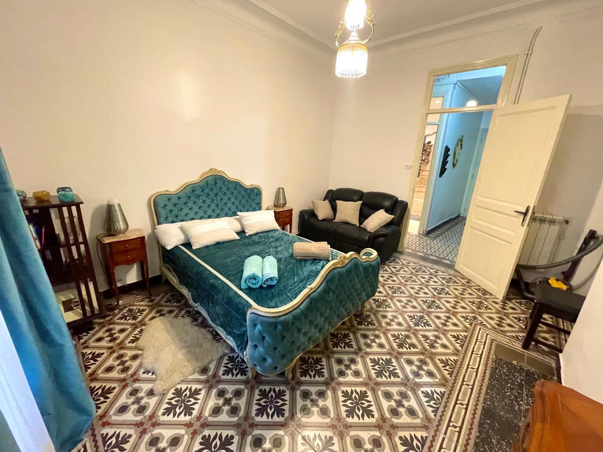 Appartement Dans Immeuble Haussmanien Algiers 外观 照片